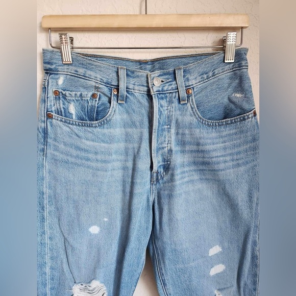 Levi's 501 Button Fly High Rise Distressed Mom Jean size 26 - Picture 3 of 10